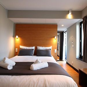 Kleine Kamer met een King Size Bed